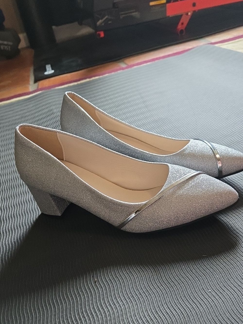 Womens Sparkly Silver Heels Size 8